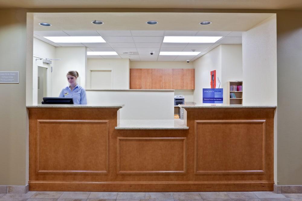 Candlewood Suites Lakewood, An Ihg Hotel Экстерьер фото